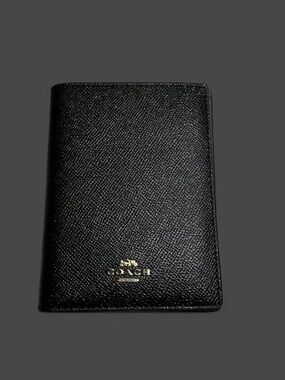 🖤 Authentic Coach Crossgrain Leather Passport Case